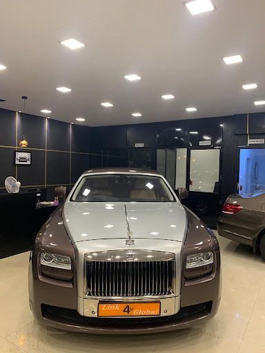 Gold RollsRoyce TAXI for cheap in India  rollsroycephantom VII bangalore  millionaire Taxi  YouTube