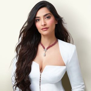 Sonam Kapoor age