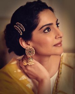 Sonam Kapoor body measurements